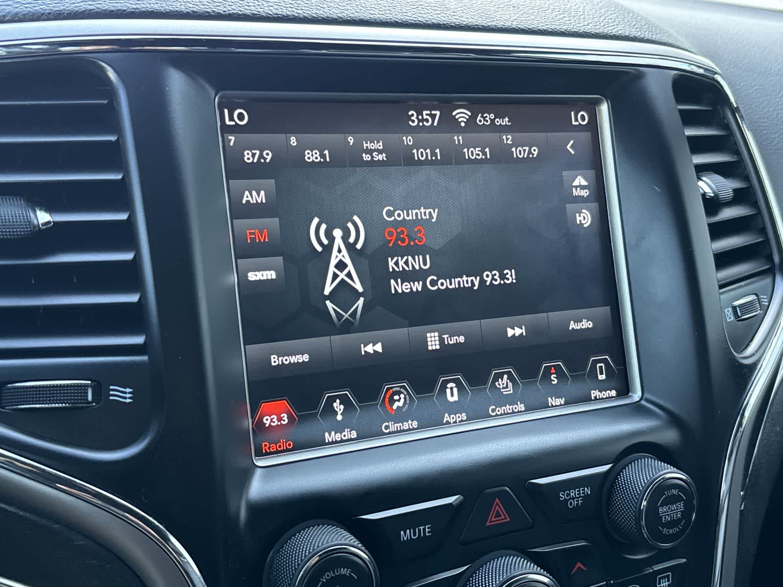 Thumbnail: 2018 Jeep Grand Cherokee - 16