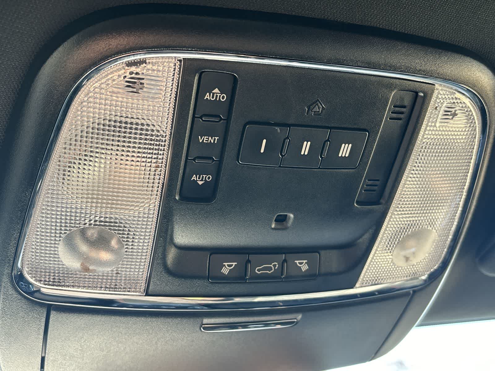 Thumbnail: 2017 Dodge Durango - 30