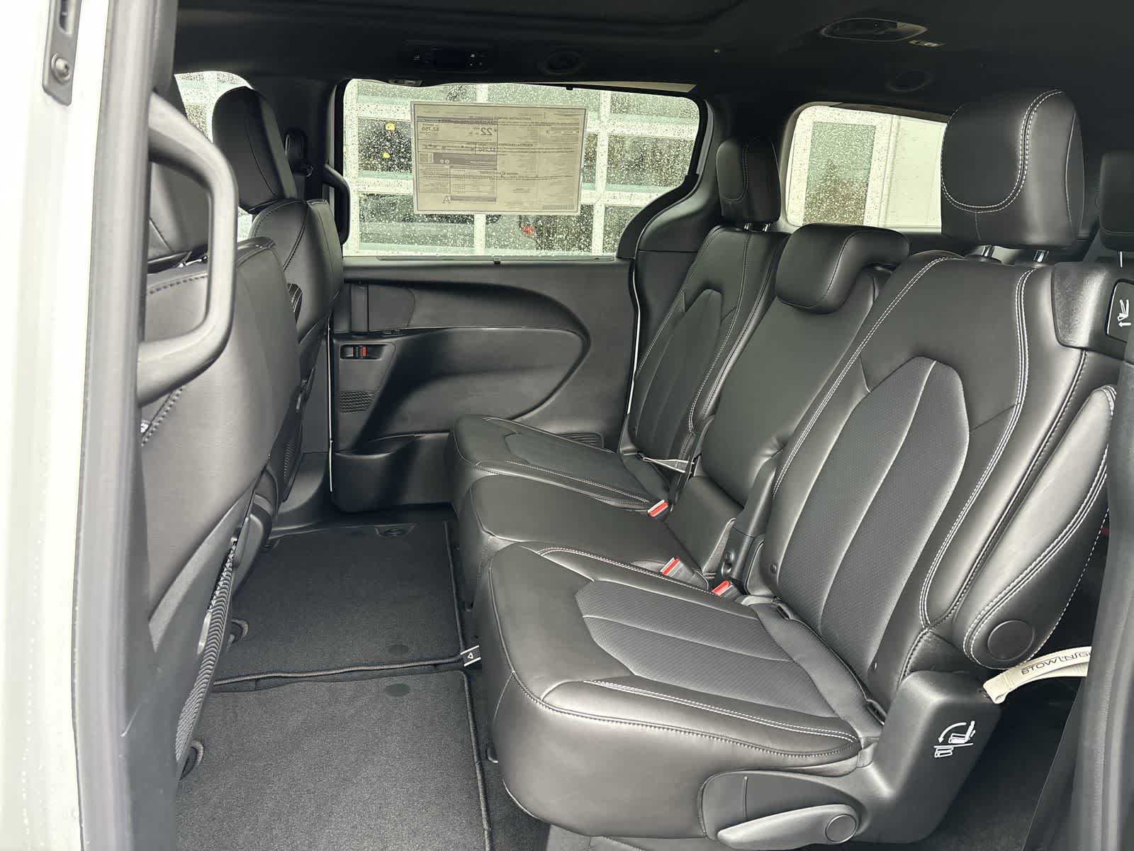 Thumbnail: 2026 Chrysler Pacifica - 8