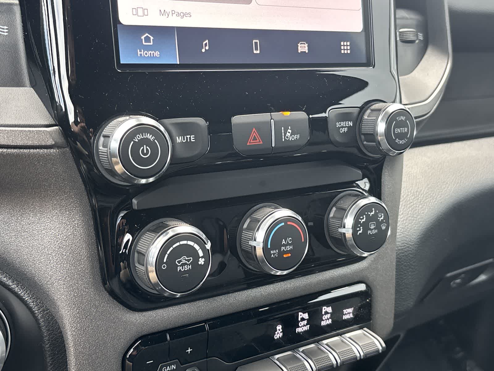 Thumbnail: 2026 RAM 1500 - 18