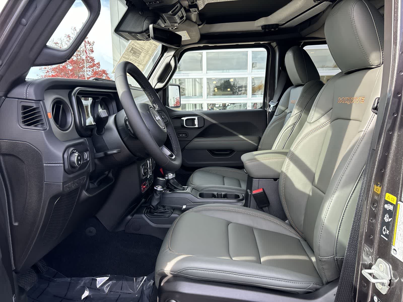 Thumbnail: 2025 Jeep Gladiator - 10