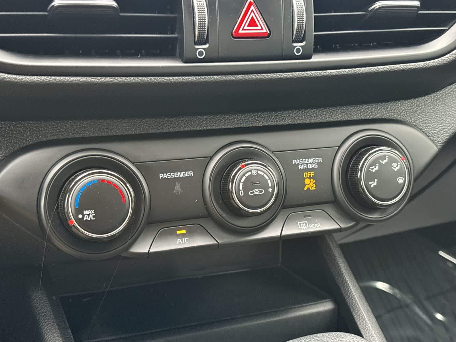 Thumbnail: 2023 Kia Forte - 21