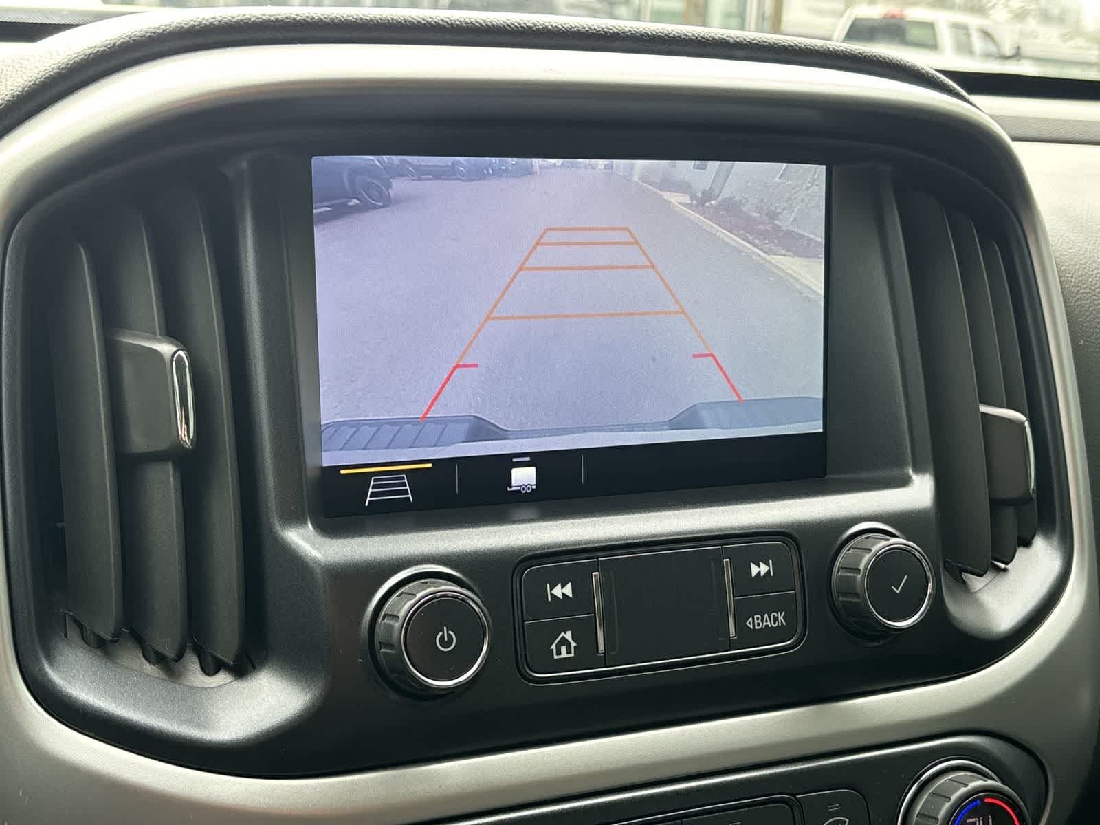 Thumbnail: 2019 Chevrolet Colorado - 24