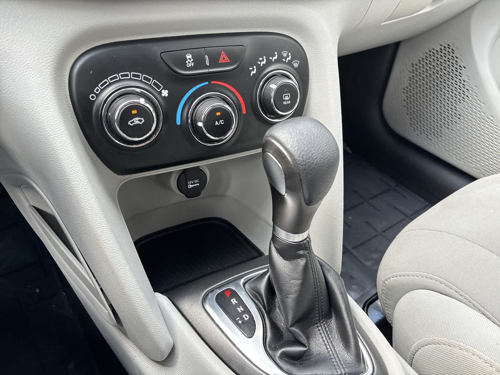 Thumbnail: 2013 Dodge Dart - 23