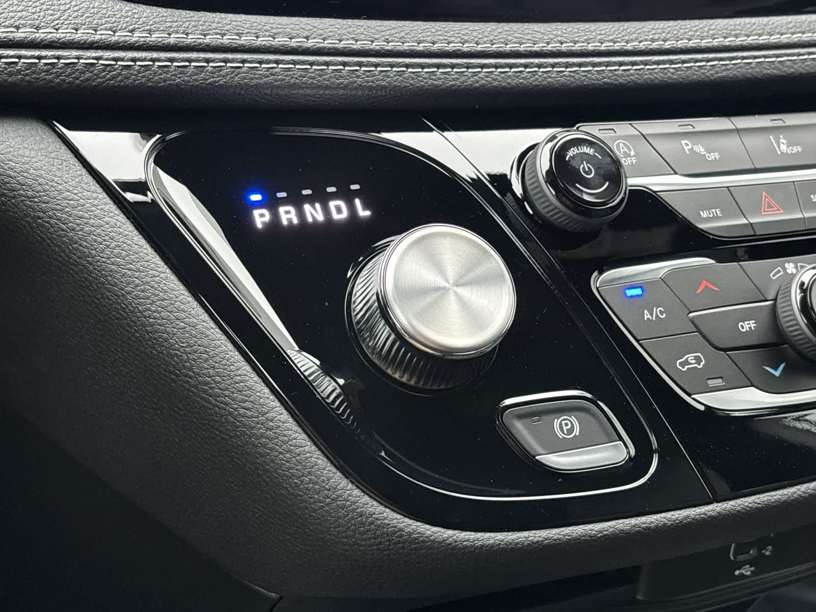 Thumbnail: 2026 Chrysler Pacifica - 25