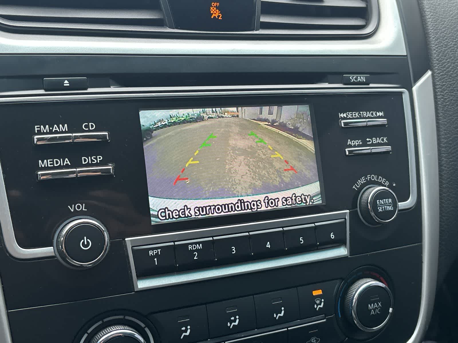 Thumbnail: 2016 Nissan Altima - 20