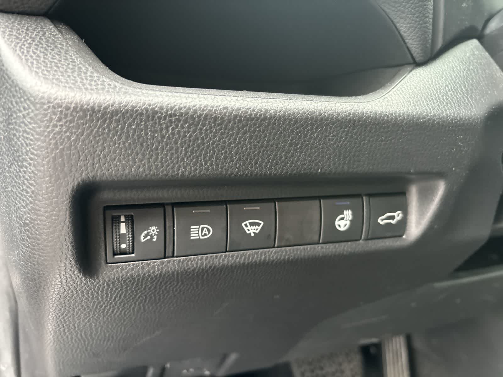 Thumbnail: 2022 Toyota RAV4 - 9