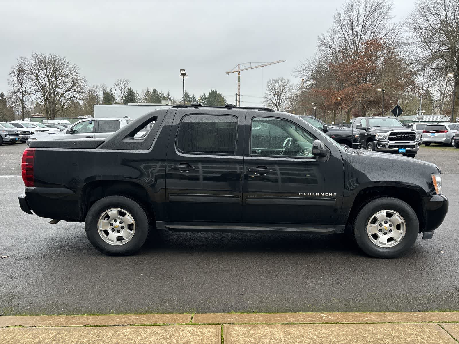 Thumbnail: 2011 Chevrolet Avalanche 1500 - 5