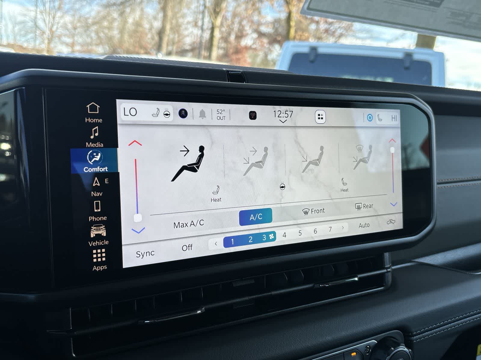 Thumbnail: 2026 Jeep Gladiator - 18