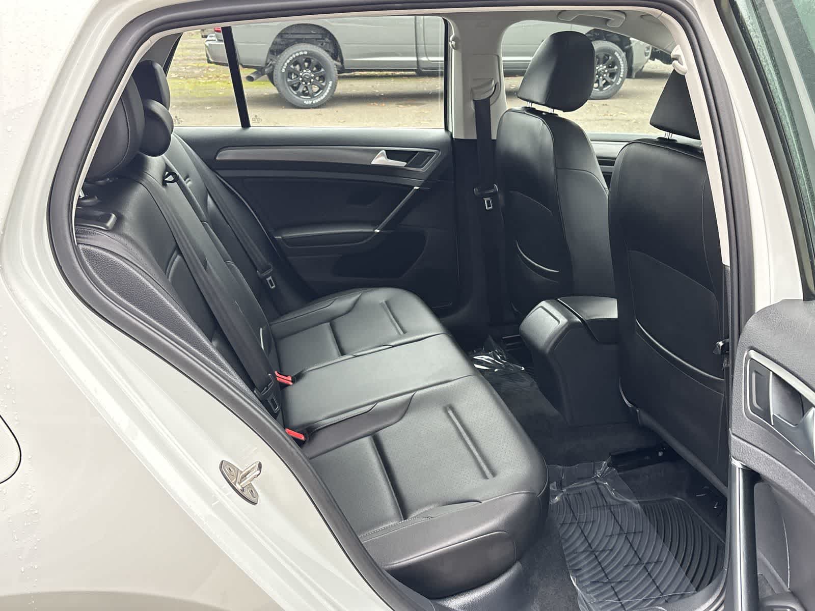 Thumbnail: 2019 Volkswagen Golf - 10