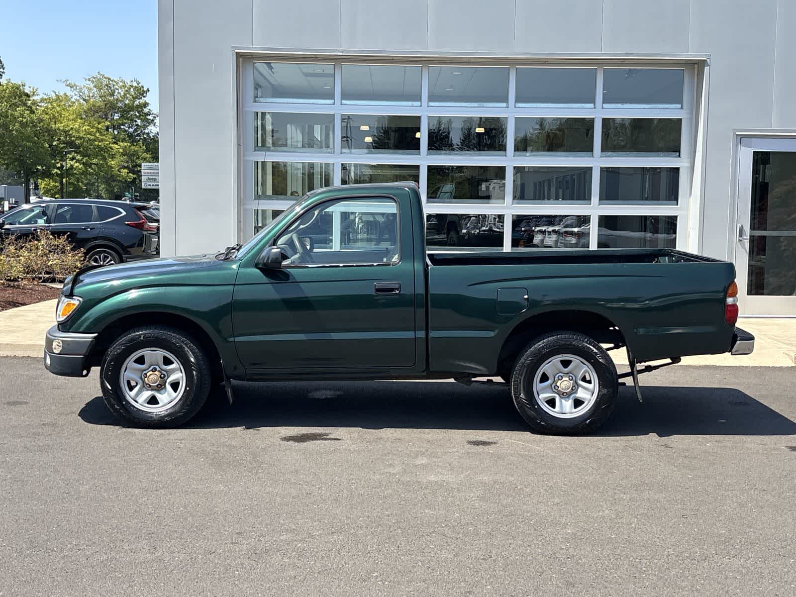 Used 2002 Toyota Tacoma Base with VIN 5TENL42N22Z088291 for sale in Eugene, OR
