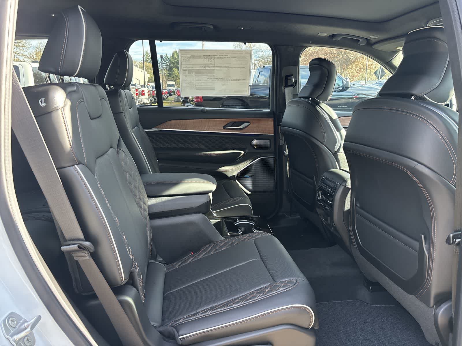 Thumbnail: 2025 Jeep Grand Cherokee L - 6