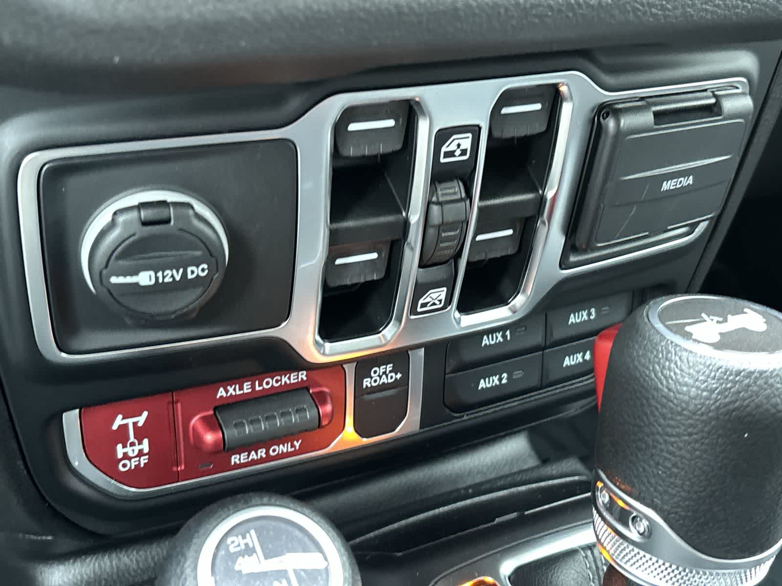 Thumbnail: 2024 Jeep Wrangler - 23