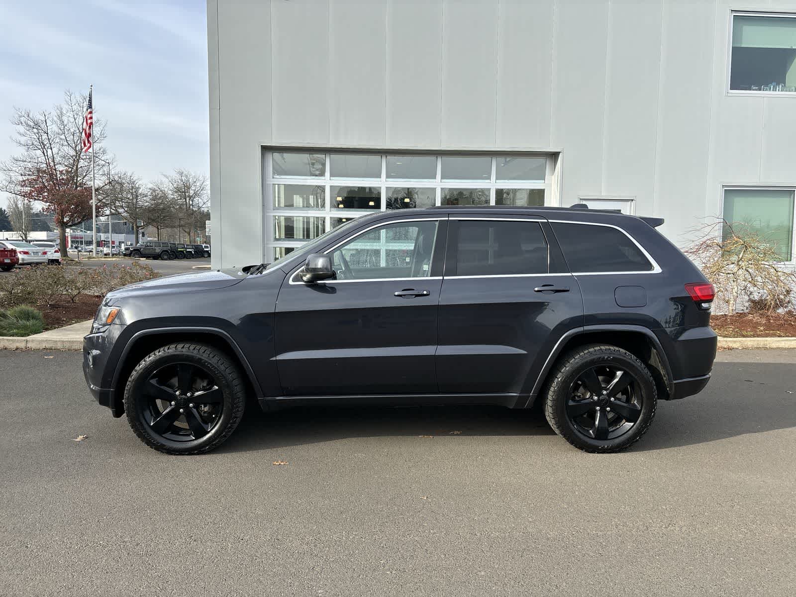 Thumbnail: 2015 Jeep Grand Cherokee - 2