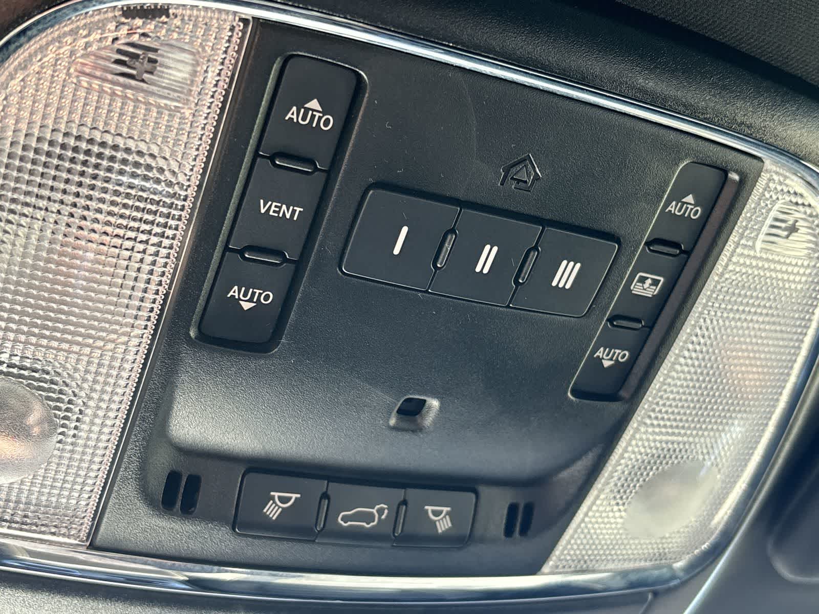 Thumbnail: 2021 Jeep Grand Cherokee - 28