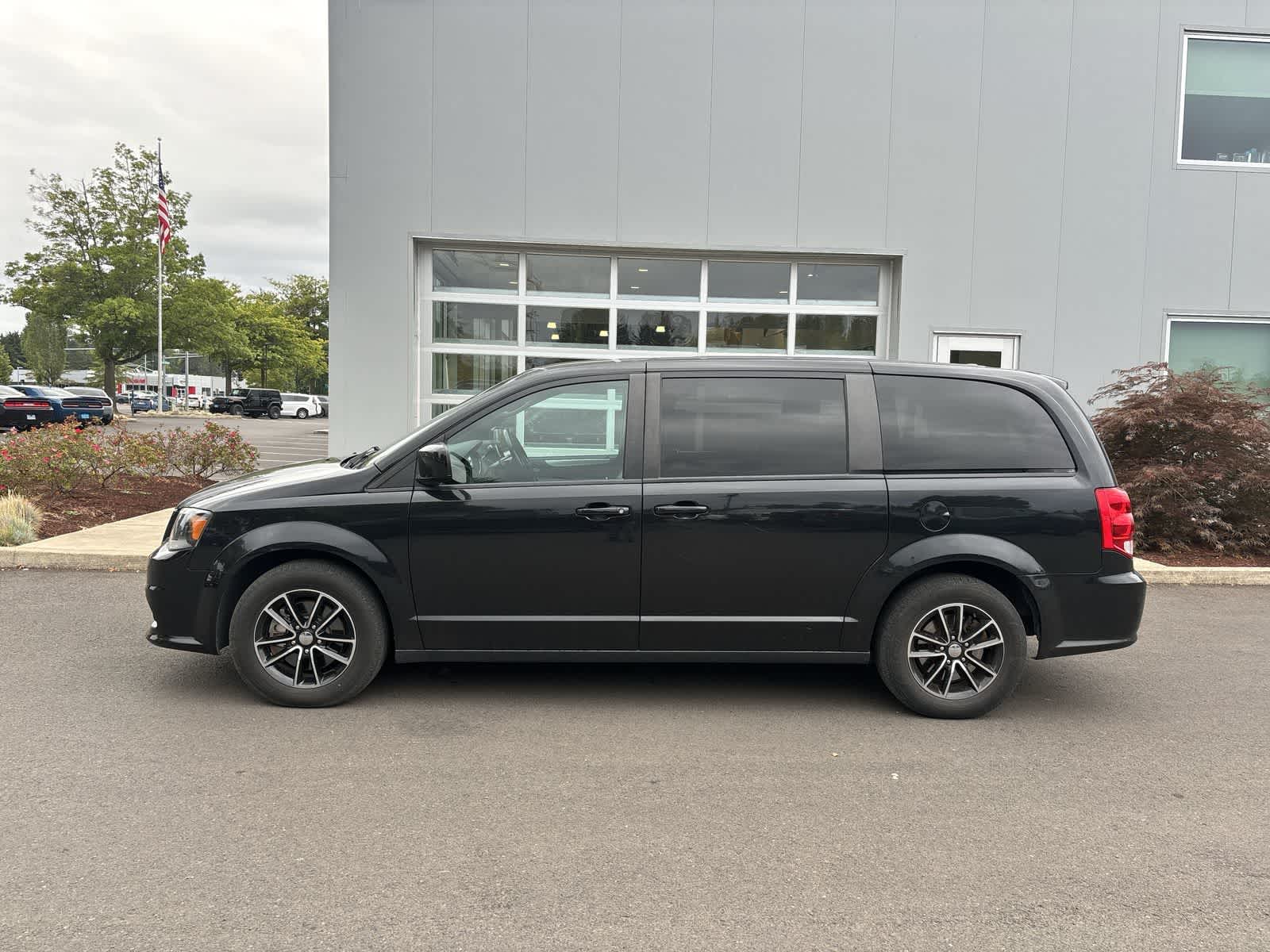 Thumbnail: 2019 Dodge Grand Caravan - 2