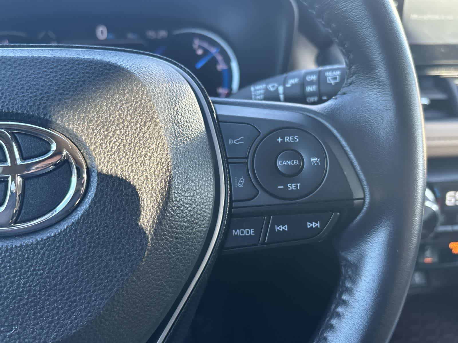 Thumbnail: 2020 Toyota RAV4 - 15