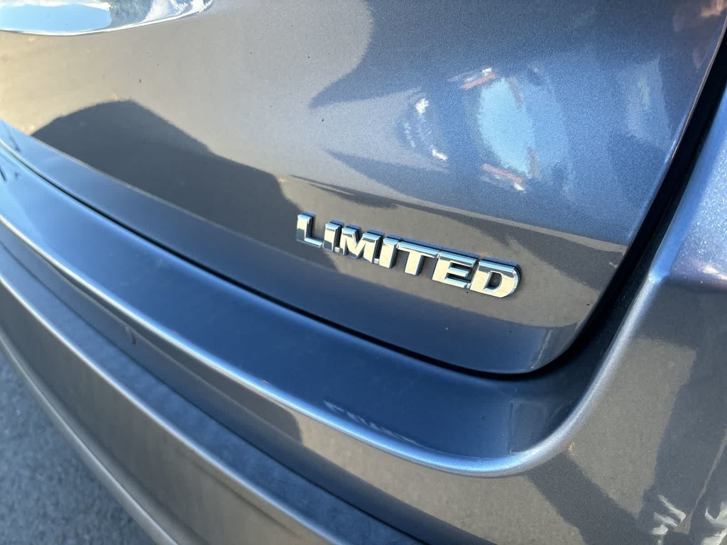 Used 2019 Toyota Highlander Hybrid Limited Platinum V6 SUV