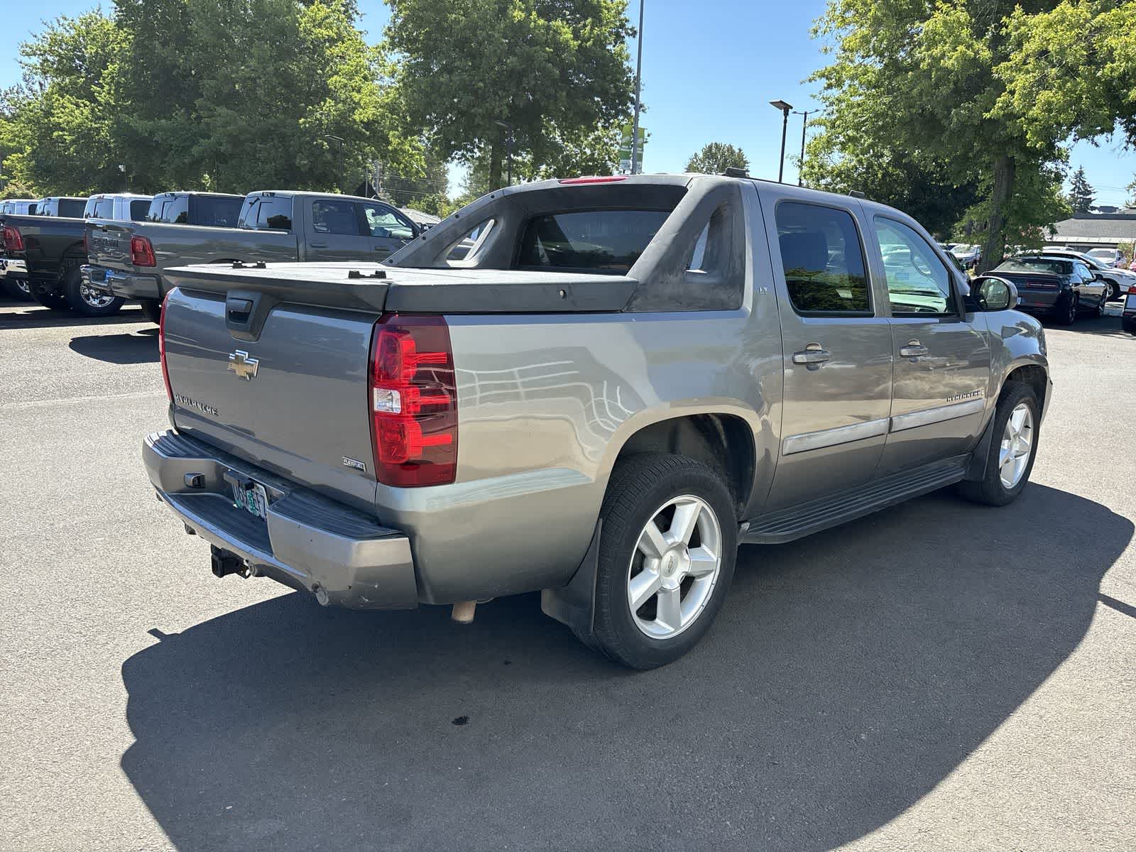 Thumbnail: 2008 Chevrolet Avalanche 1500 - 4