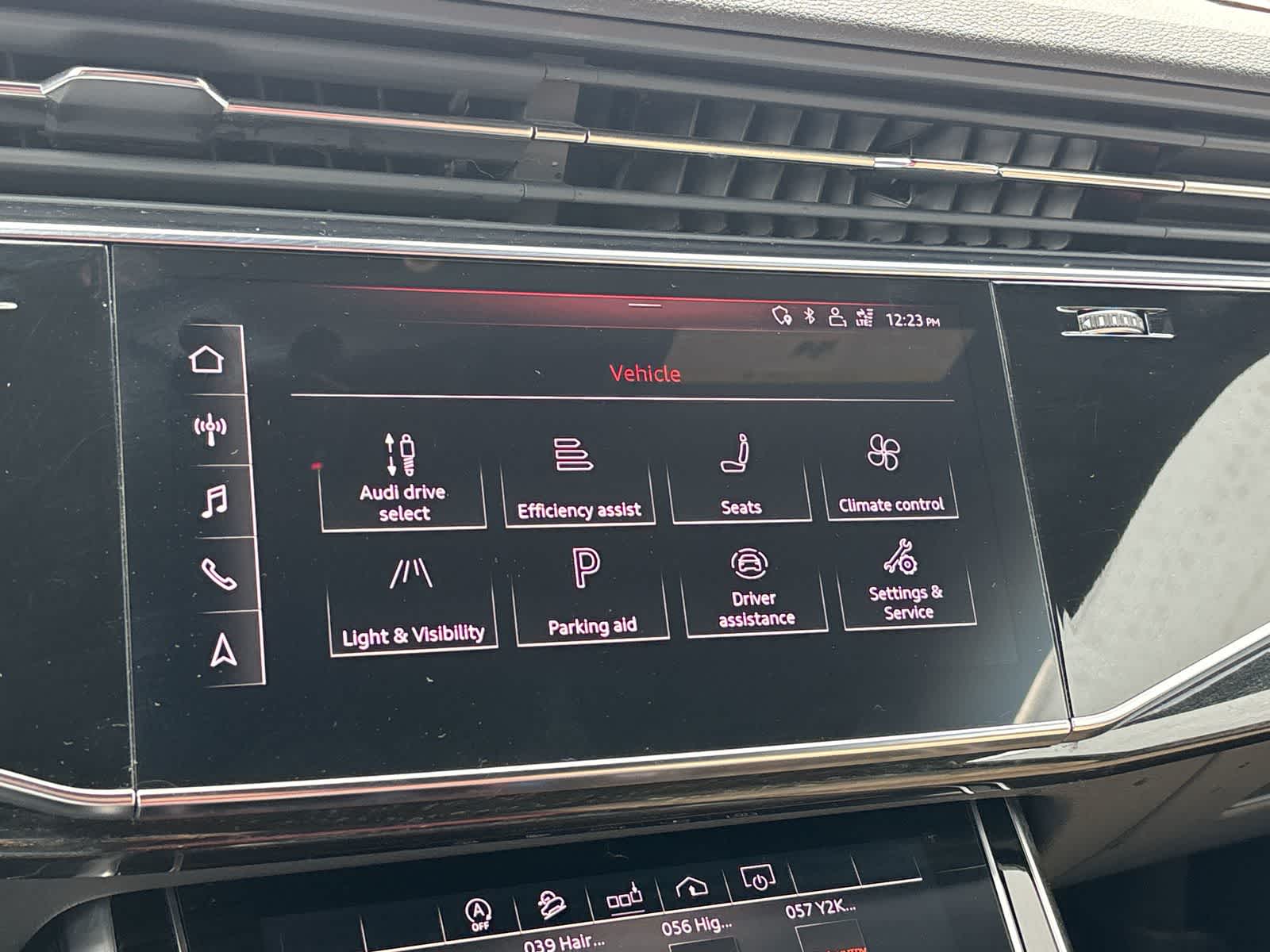 Thumbnail: 2020 Audi Q8 - 15