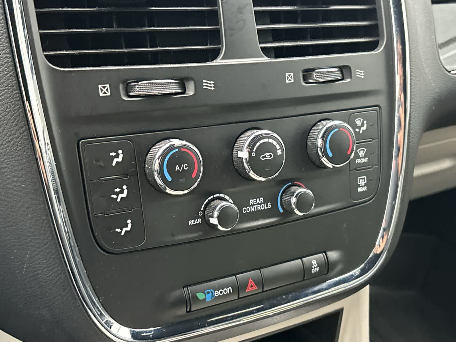 Thumbnail: 2019 Dodge Grand Caravan - 21