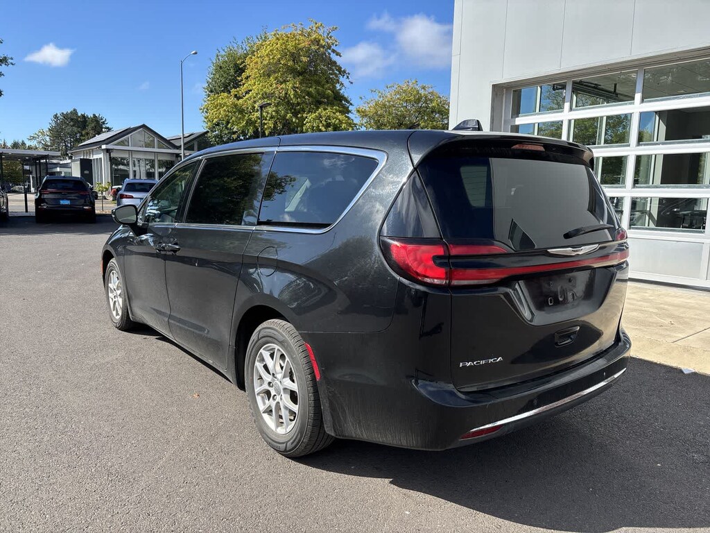 Used 2023 Chrysler Pacifica Touring L Van Passenger Van