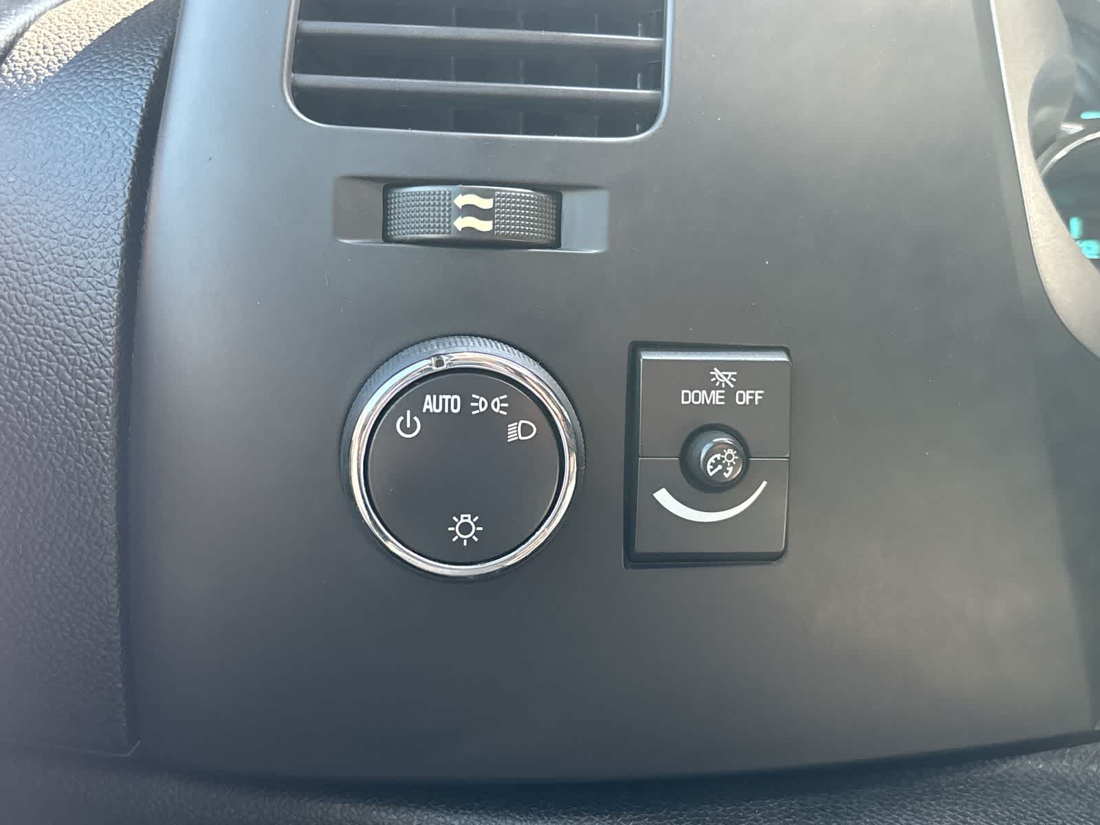 Thumbnail: 2012 Chevrolet Silverado 1500 - 16