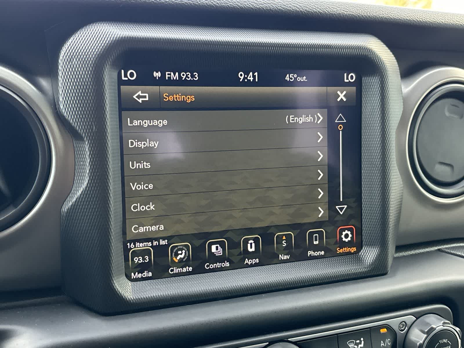 Thumbnail: 2021 Jeep Gladiator - 21