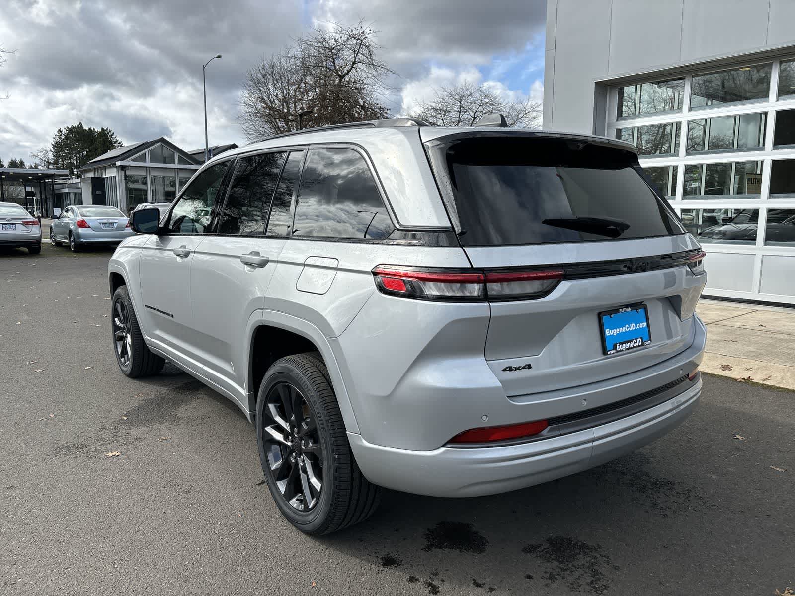 Thumbnail: 2026 Jeep Grand Cherokee - 3