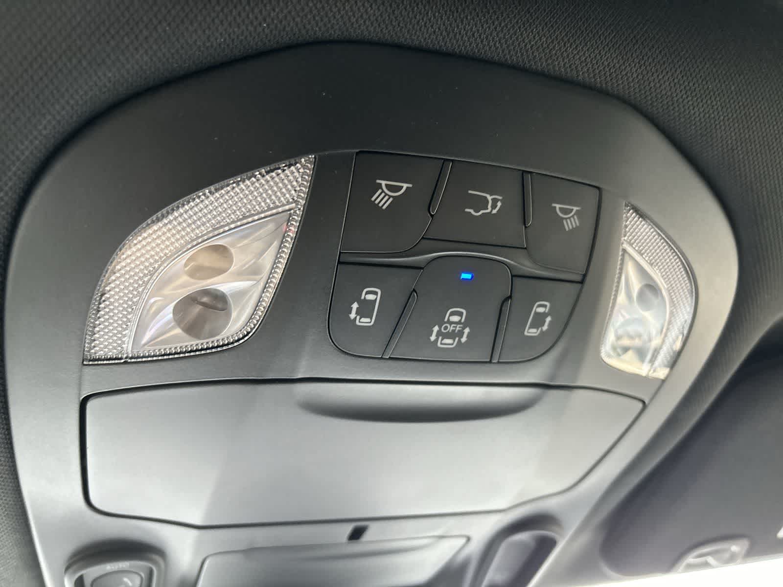 Thumbnail: 2026 Chrysler Pacifica - 26