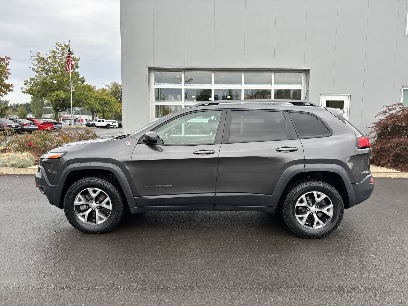 Thumbnail: 2017 Jeep Cherokee - 2