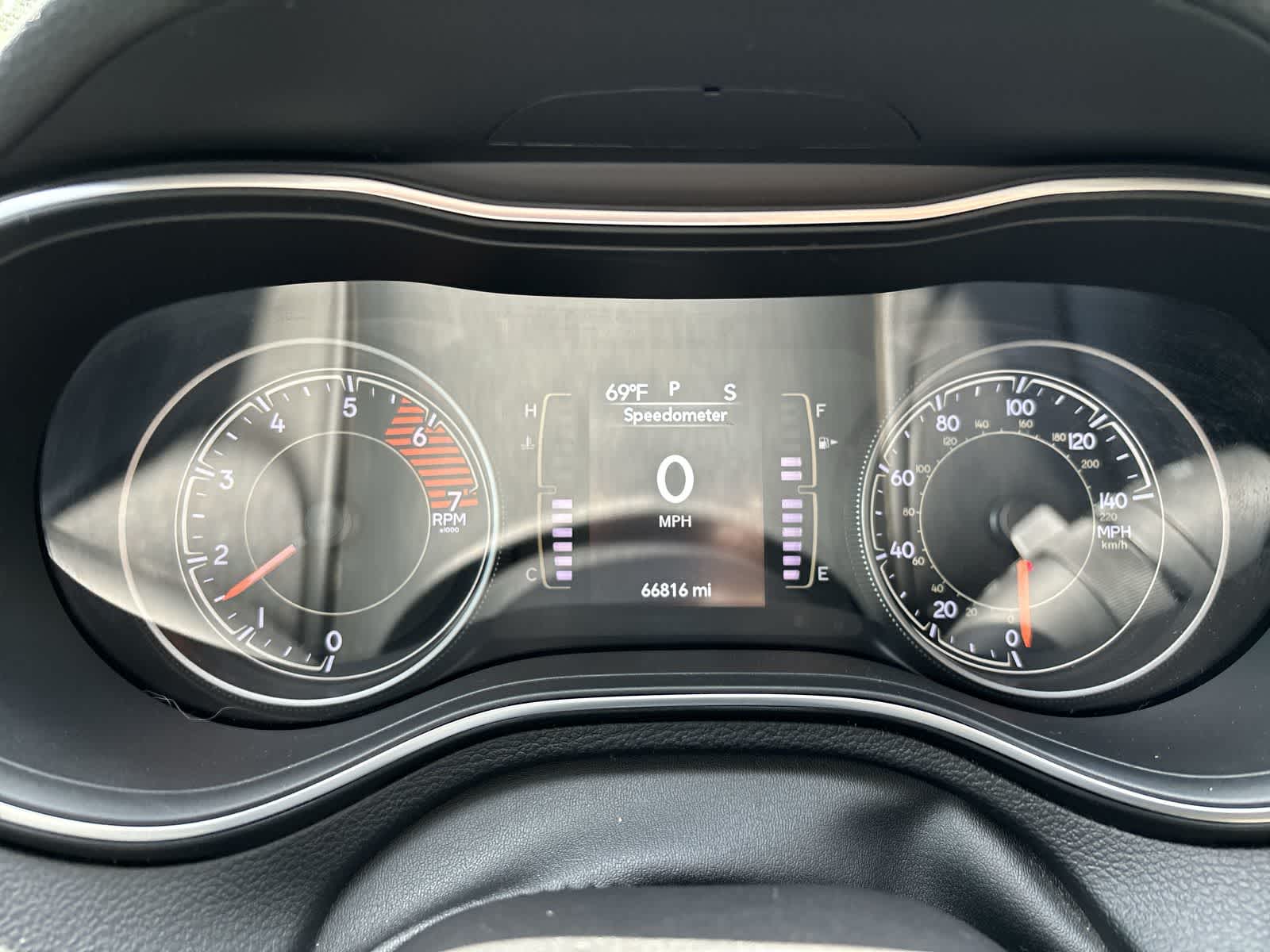 Thumbnail: 2019 Jeep Cherokee - 12
