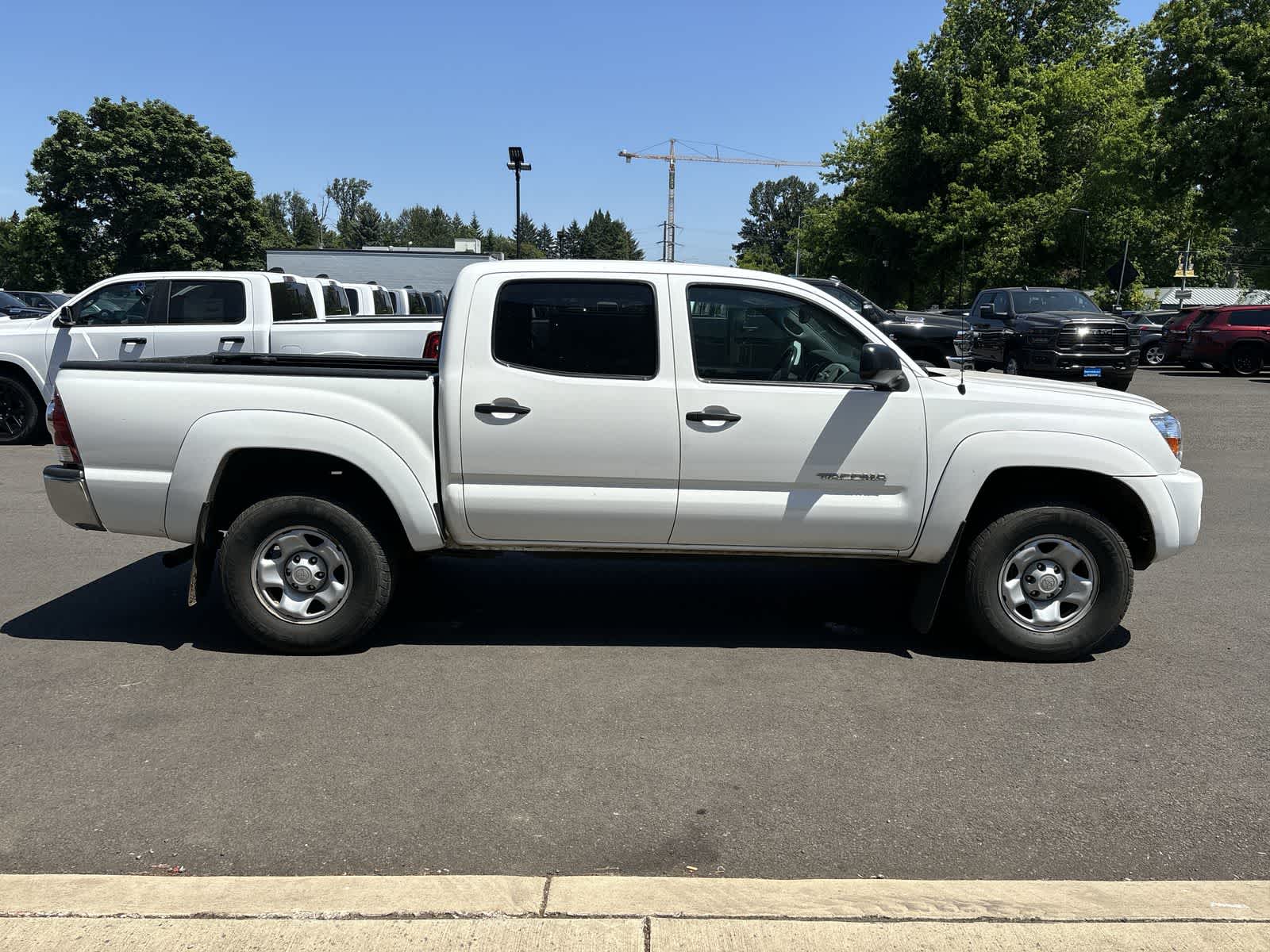 Thumbnail: 2011 Toyota Tacoma - 6