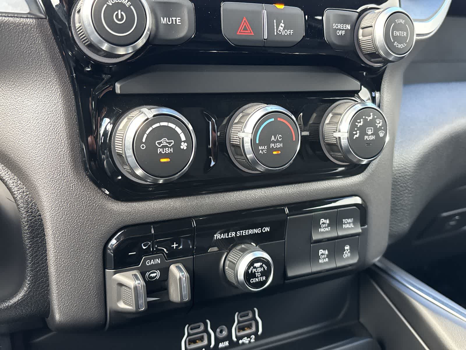 Thumbnail: 2026 RAM 1500 - 19