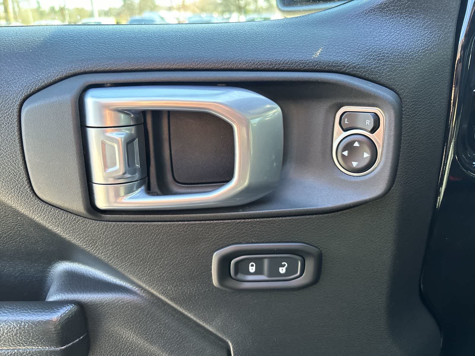 Thumbnail: 2021 Jeep Wrangler - 9