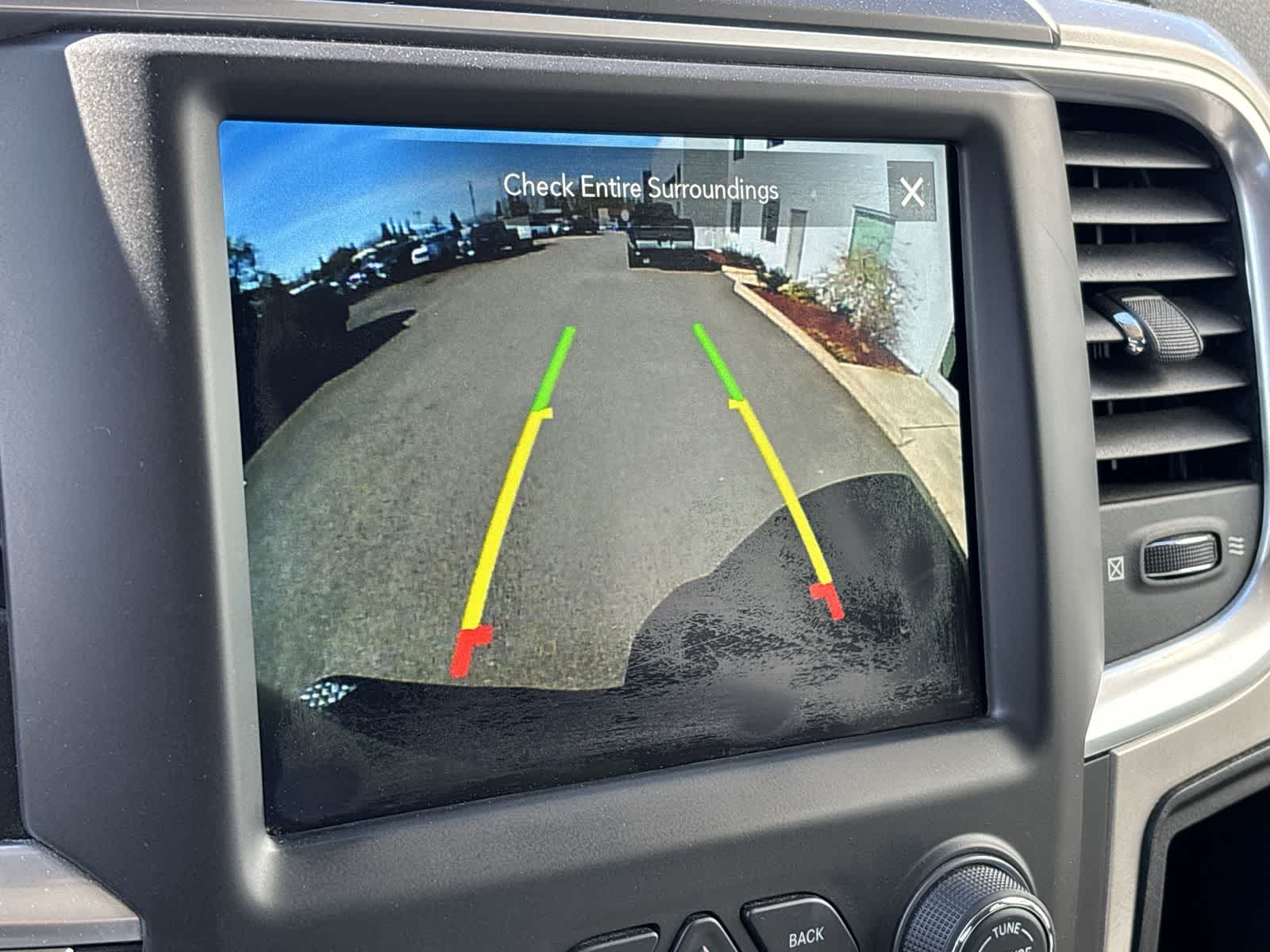 Thumbnail: 2020 RAM 1500 Classic - 16