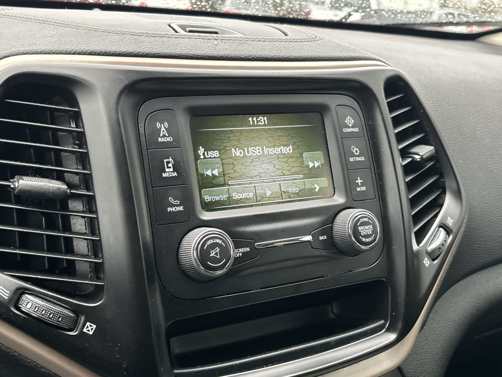 Thumbnail: 2018 Jeep Cherokee - 13