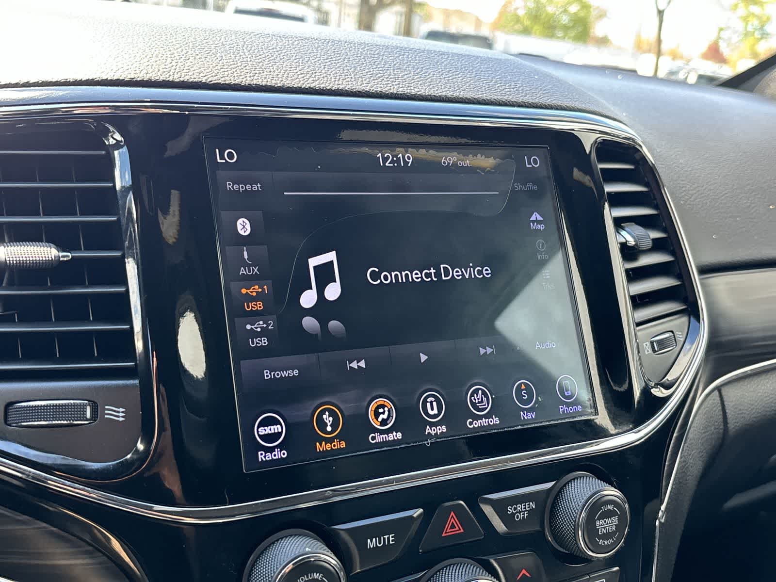 Thumbnail: 2019 Jeep Grand Cherokee - 17