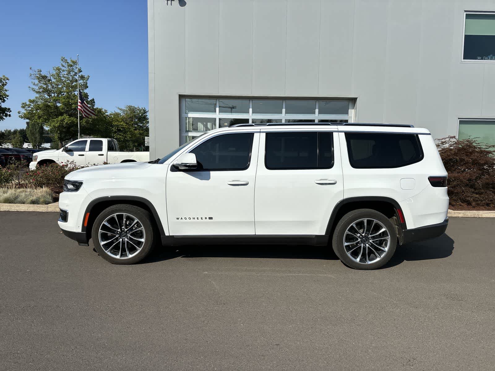 2022 Jeep Wagoneer Series III photo 2