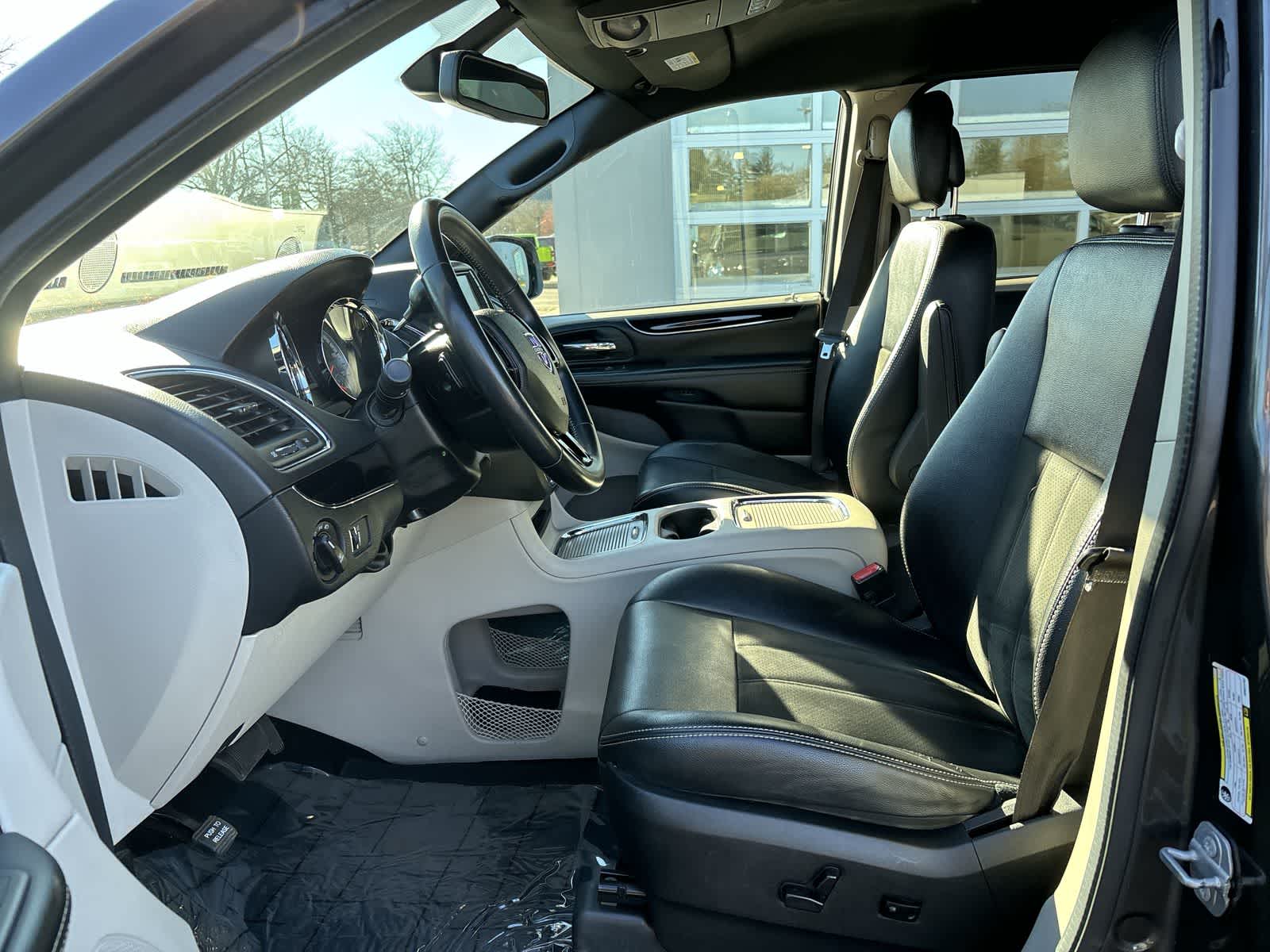 Thumbnail: 2019 Dodge Grand Caravan - 10