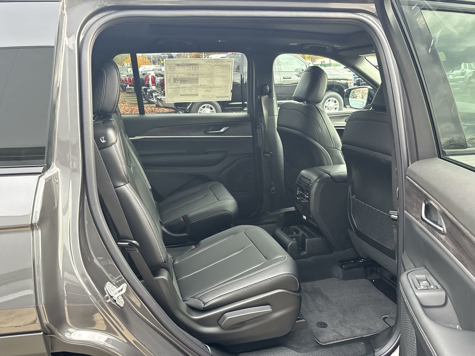 Thumbnail: 2025 Jeep Grand Cherokee L - 10