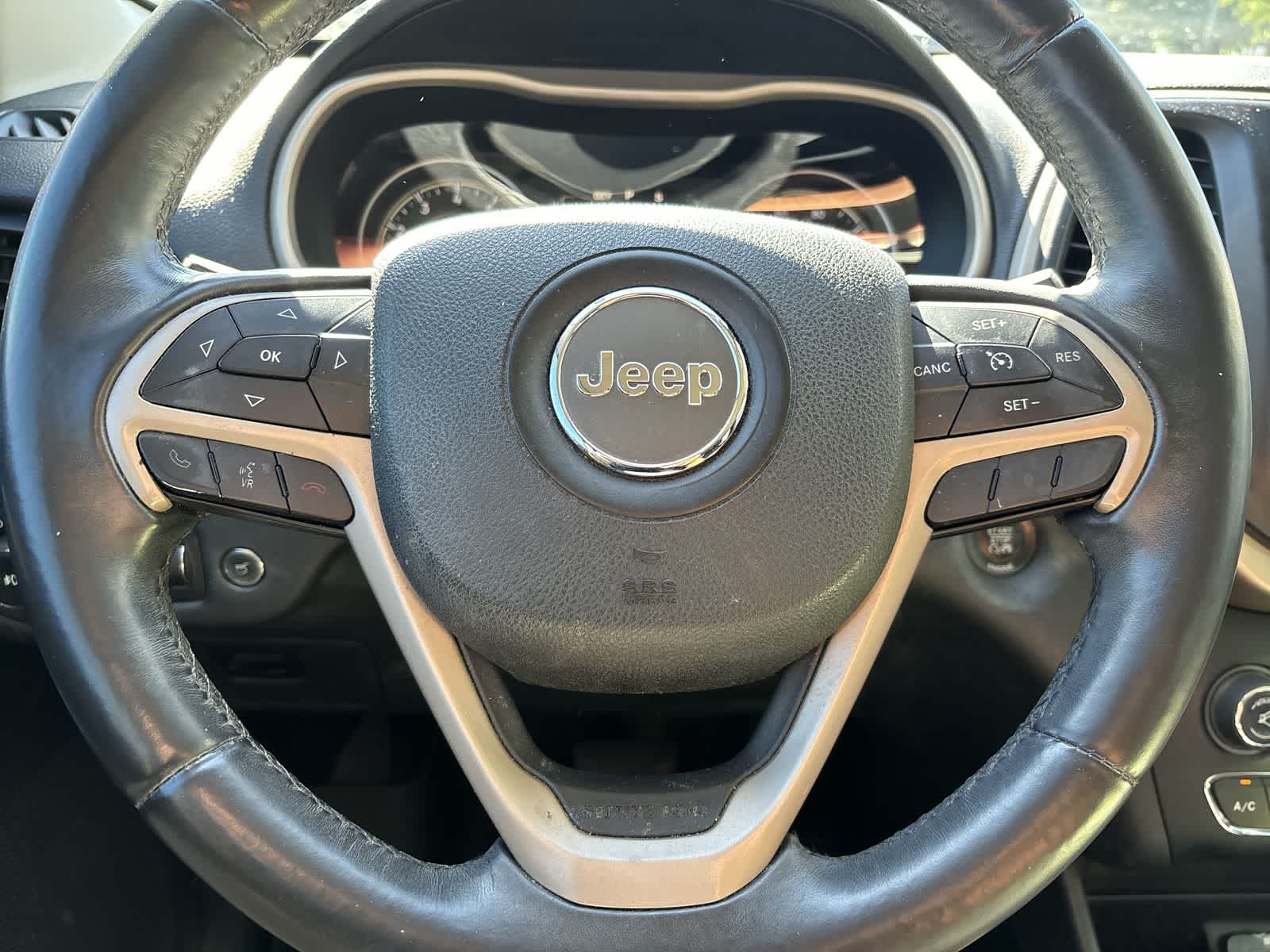 Thumbnail: 2015 Jeep Cherokee - 9