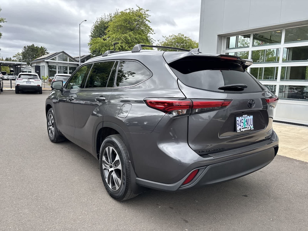 Used 2022 Toyota Highlander XLE SUV