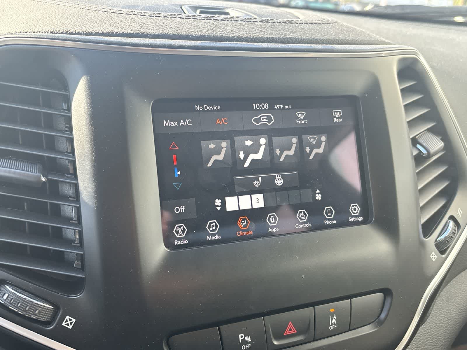 Thumbnail: 2021 Jeep Cherokee - 15