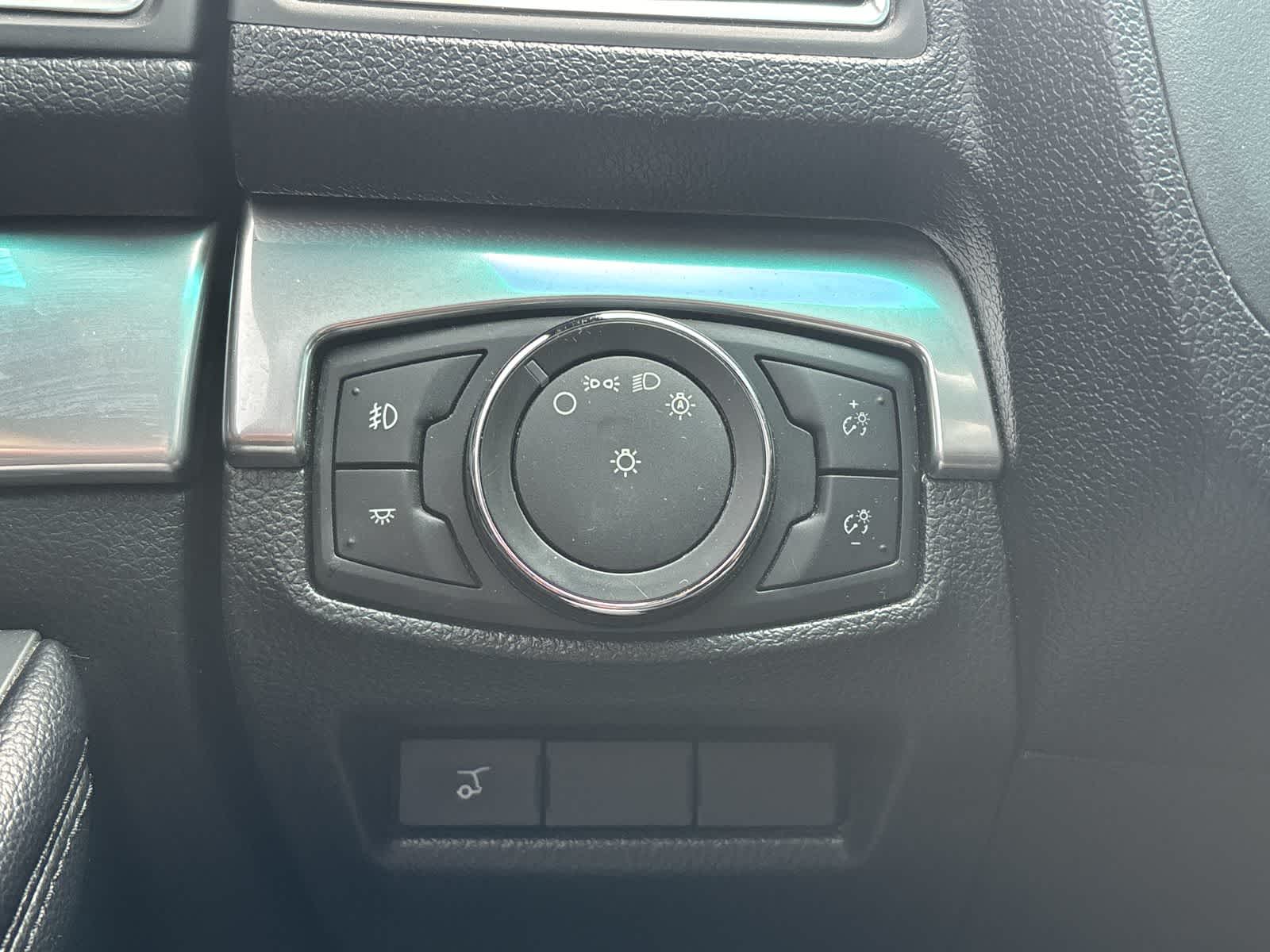 Thumbnail: 2017 Ford Explorer - 4