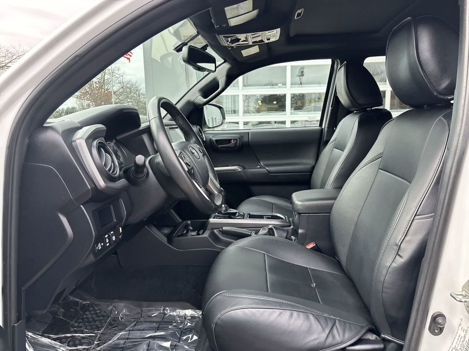 Thumbnail: 2017 Toyota Tacoma - 7