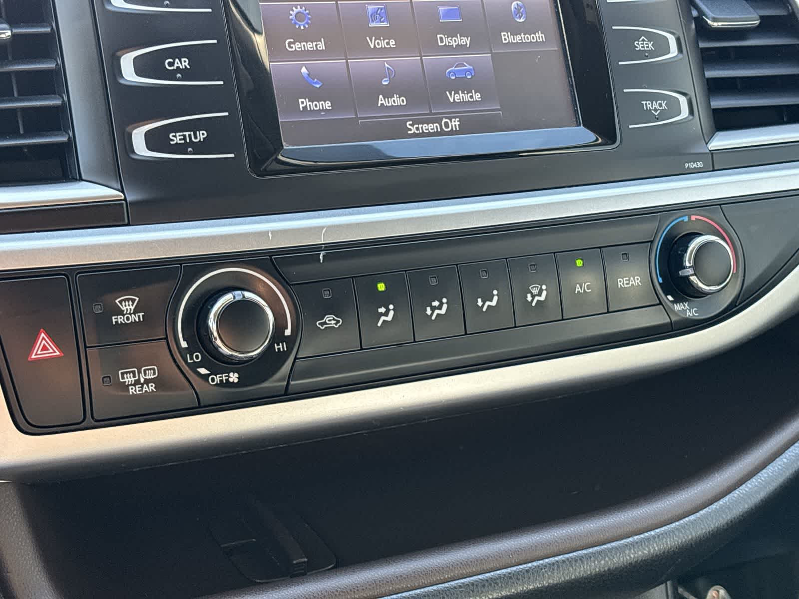 Thumbnail: 2014 Toyota Highlander - 21