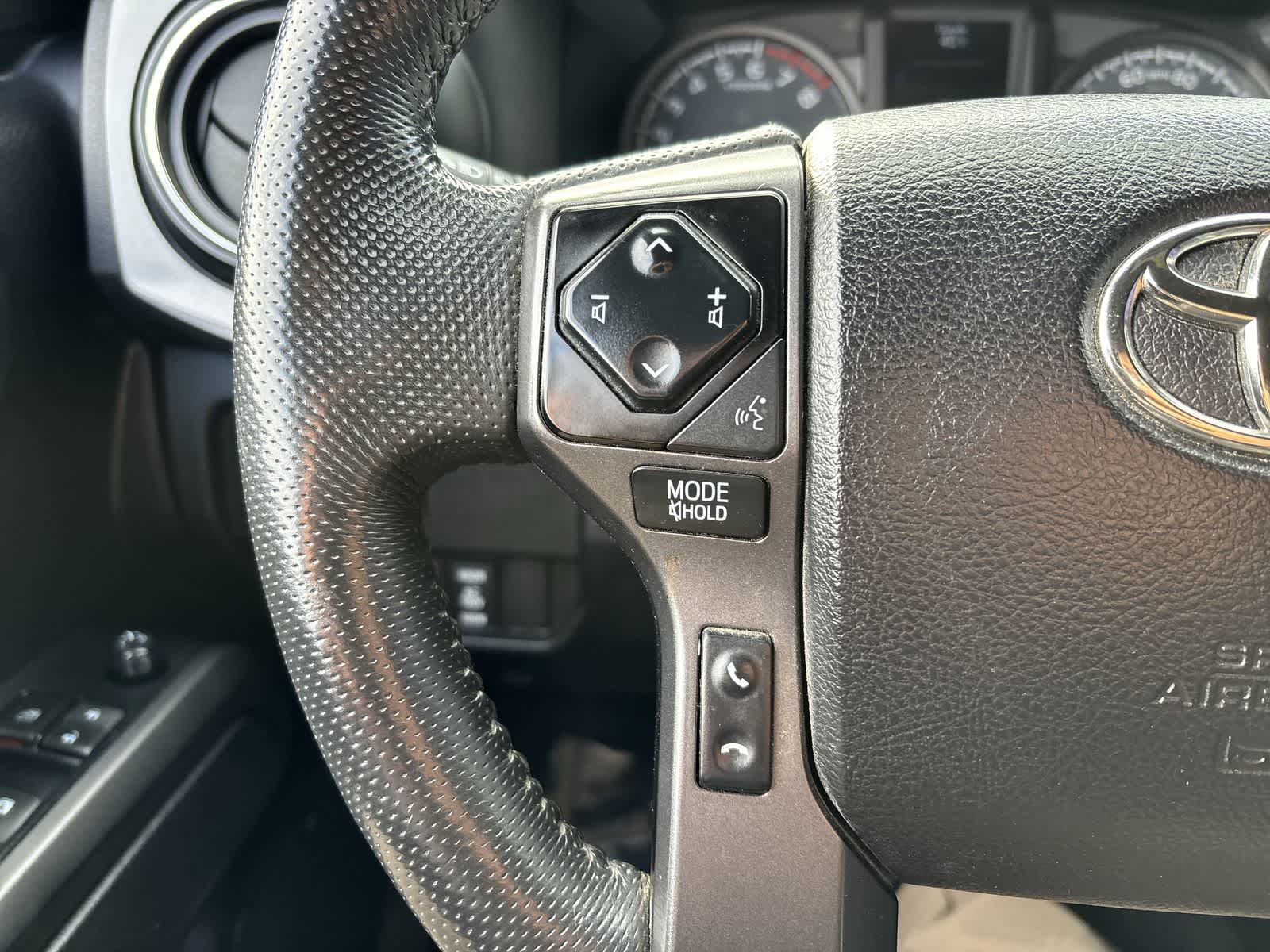 Thumbnail: 2021 Toyota Tacoma - 10