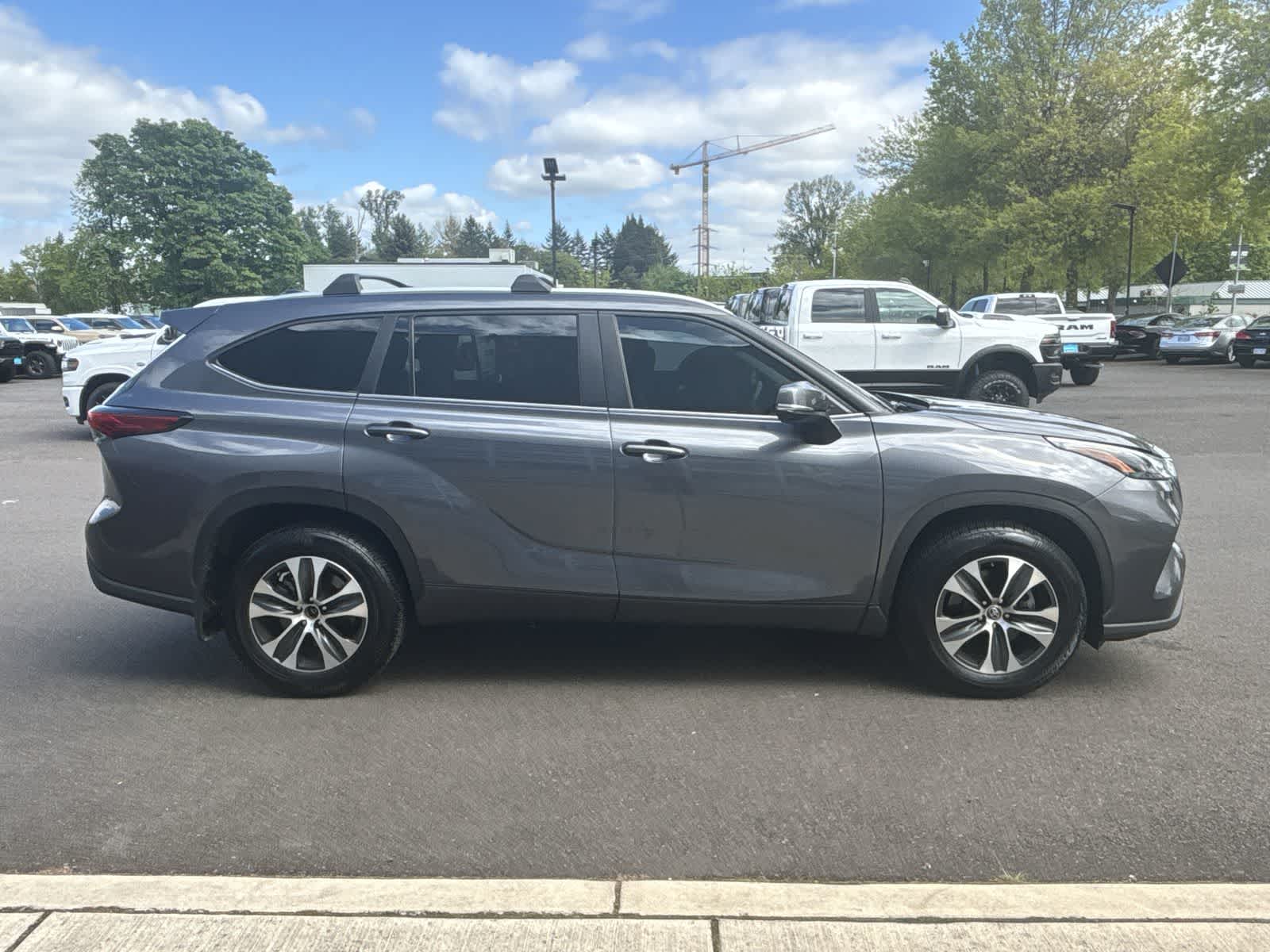 Thumbnail: 2023 Toyota Highlander - 6