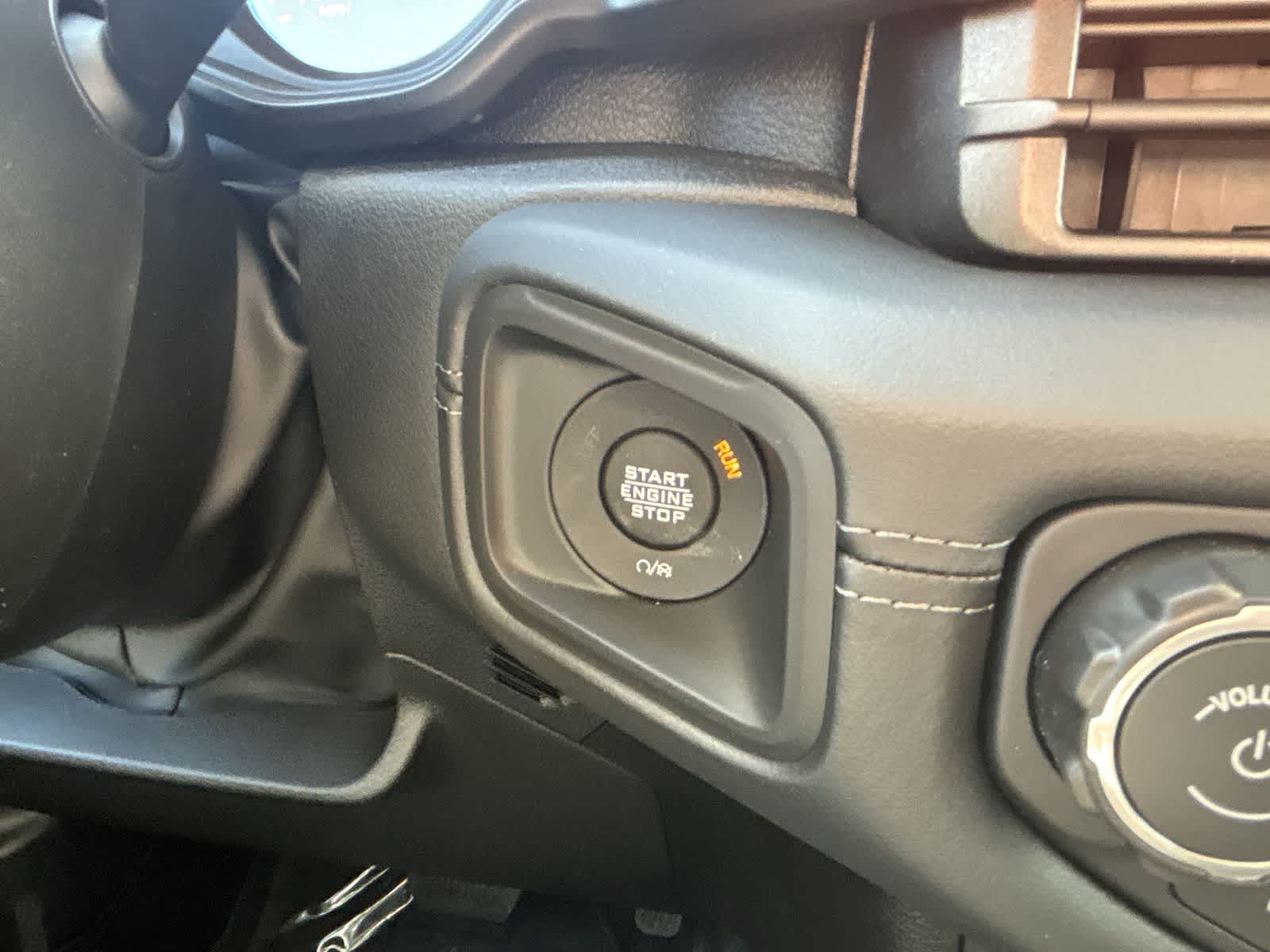 Thumbnail: 2026 Jeep Gladiator - 17